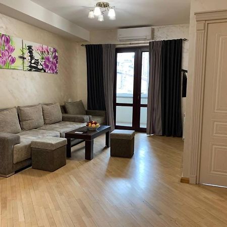 Comfortable Apartment In Center Єреван Екстер'єр фото