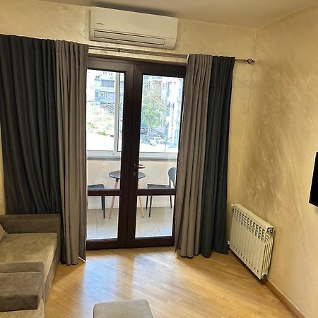 Comfortable Apartment In Center Єреван Екстер'єр фото