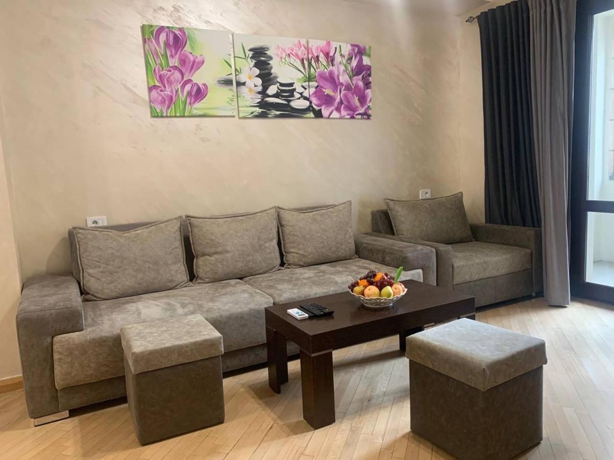Comfortable Apartment In Center Єреван Екстер'єр фото