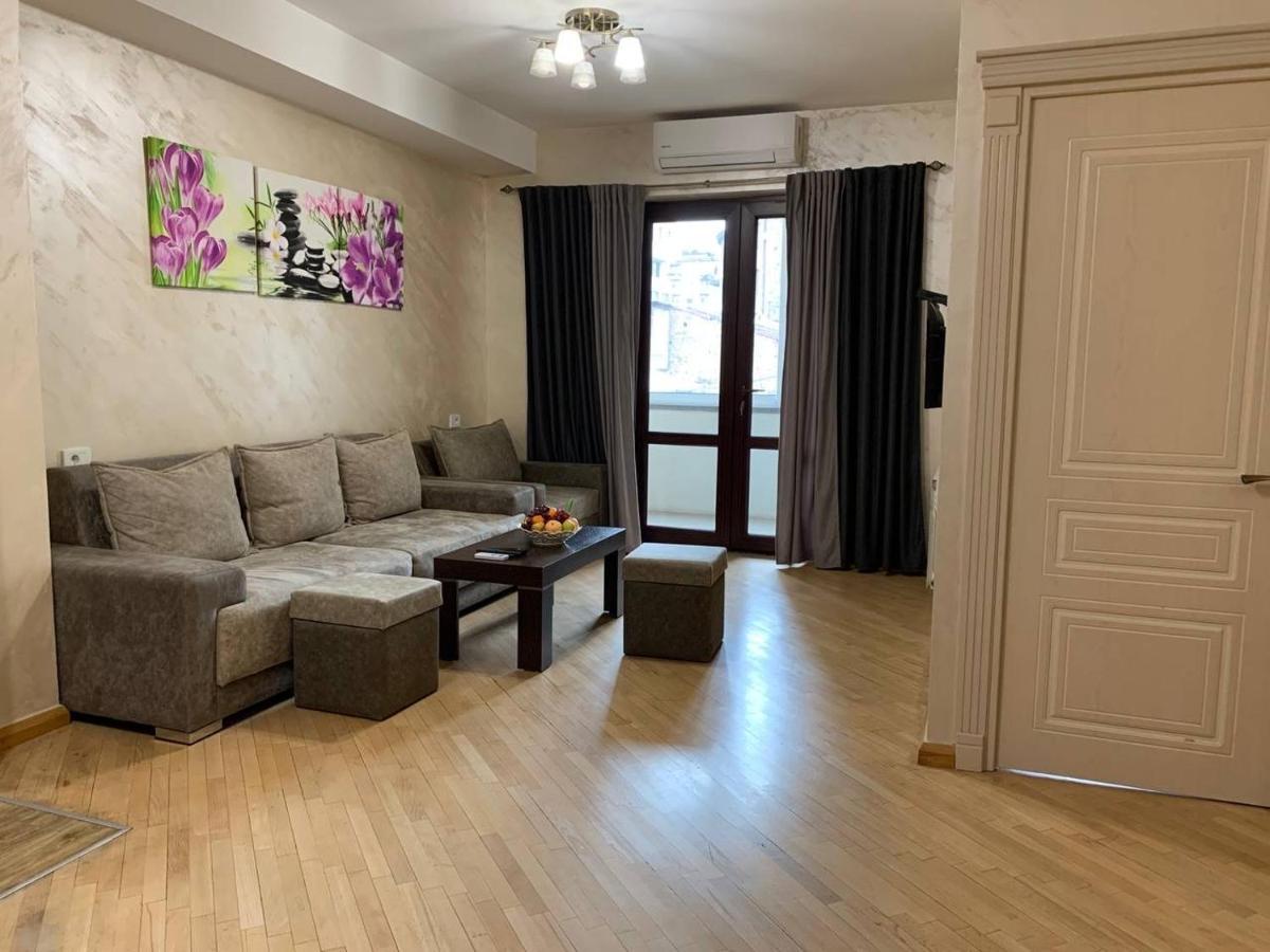 Comfortable Apartment In Center Єреван Екстер'єр фото