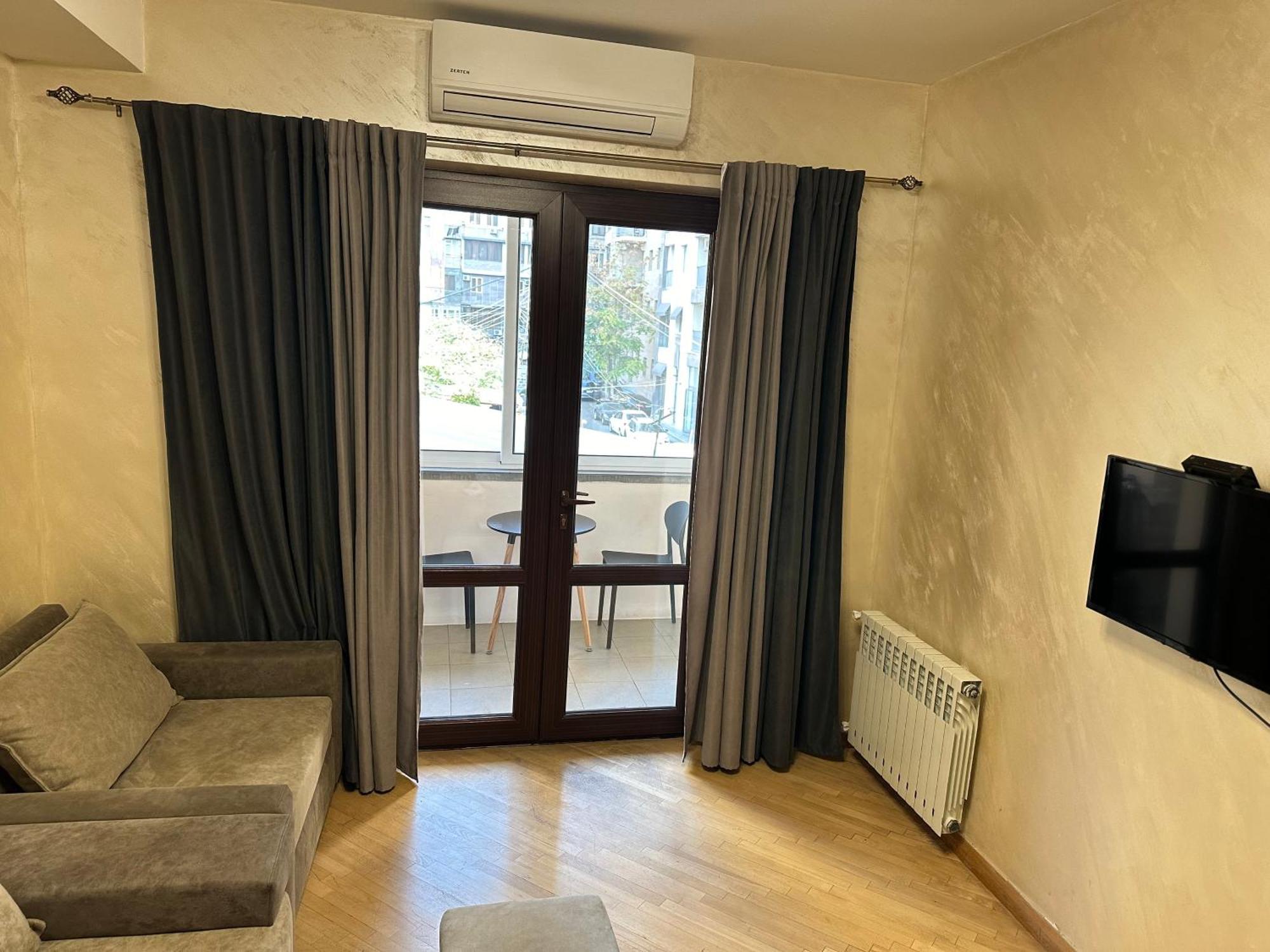 Comfortable Apartment In Center Єреван Екстер'єр фото