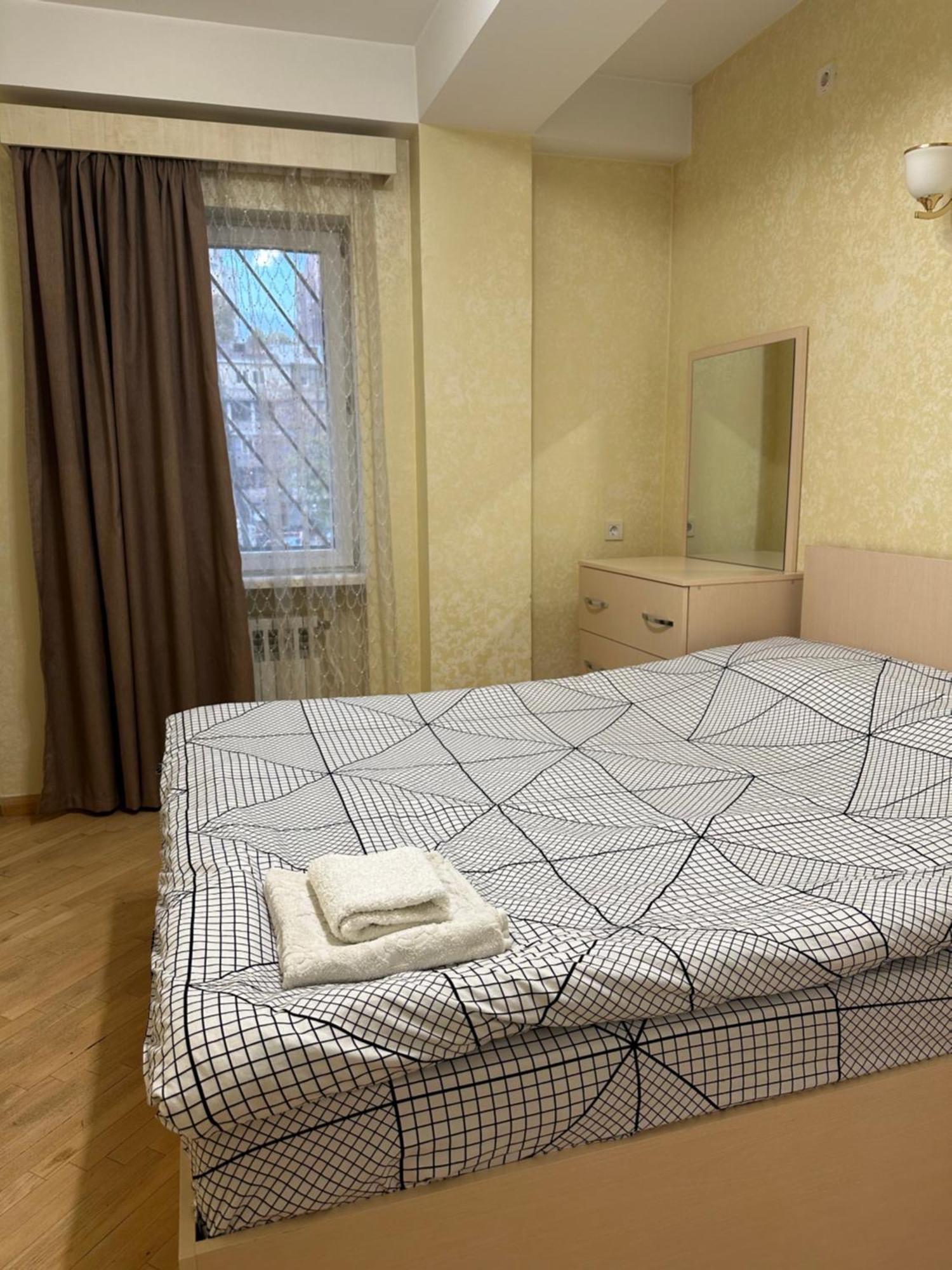 Comfortable Apartment In Center Єреван Екстер'єр фото