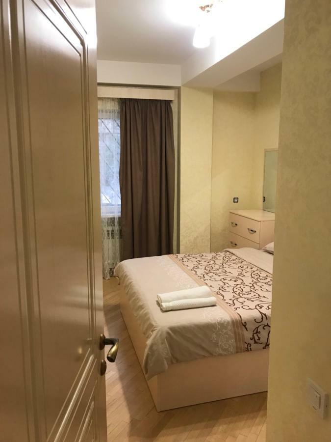 Comfortable Apartment In Center Єреван Екстер'єр фото